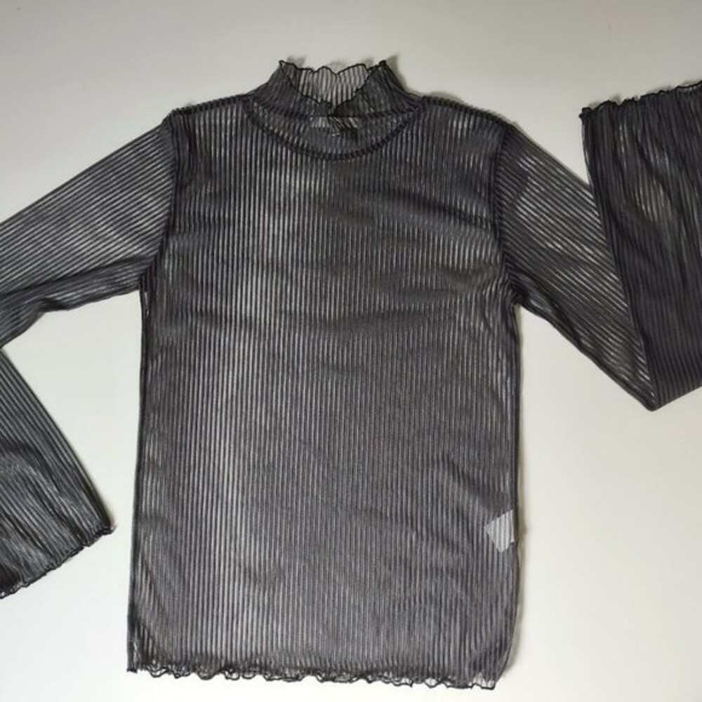 Oak + Fort Gray Sheer Wavy Lettuce Hem Highneck Blouse OS - Picture 10 of 11